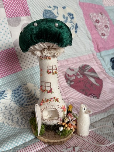 Toadstool mouse house - toadstool, house.
